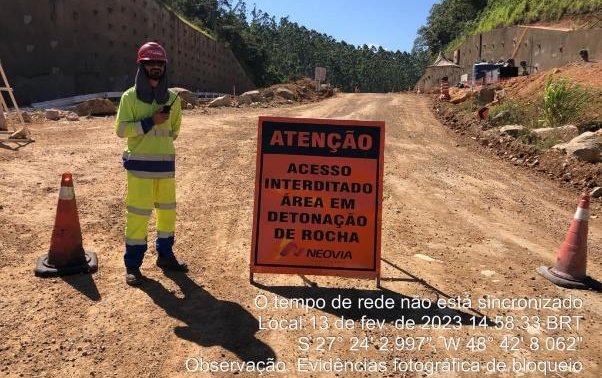 2023-02-13 - Avenida Sorocaba - Interditação de via de acesso (2)