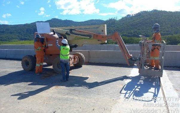 2023-03-26 - NC - km 188+500 - Medição de fumaç apreta