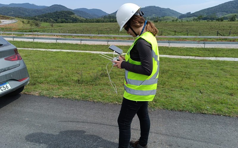 2023-10-24 - km 182+400 - Atuação equipe supervisão ambiental (2)